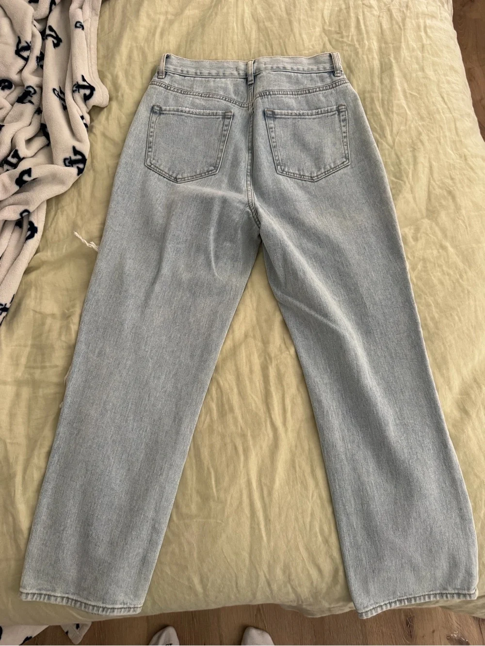 PacSun Light Wash Ripped Boyfriend Jeans